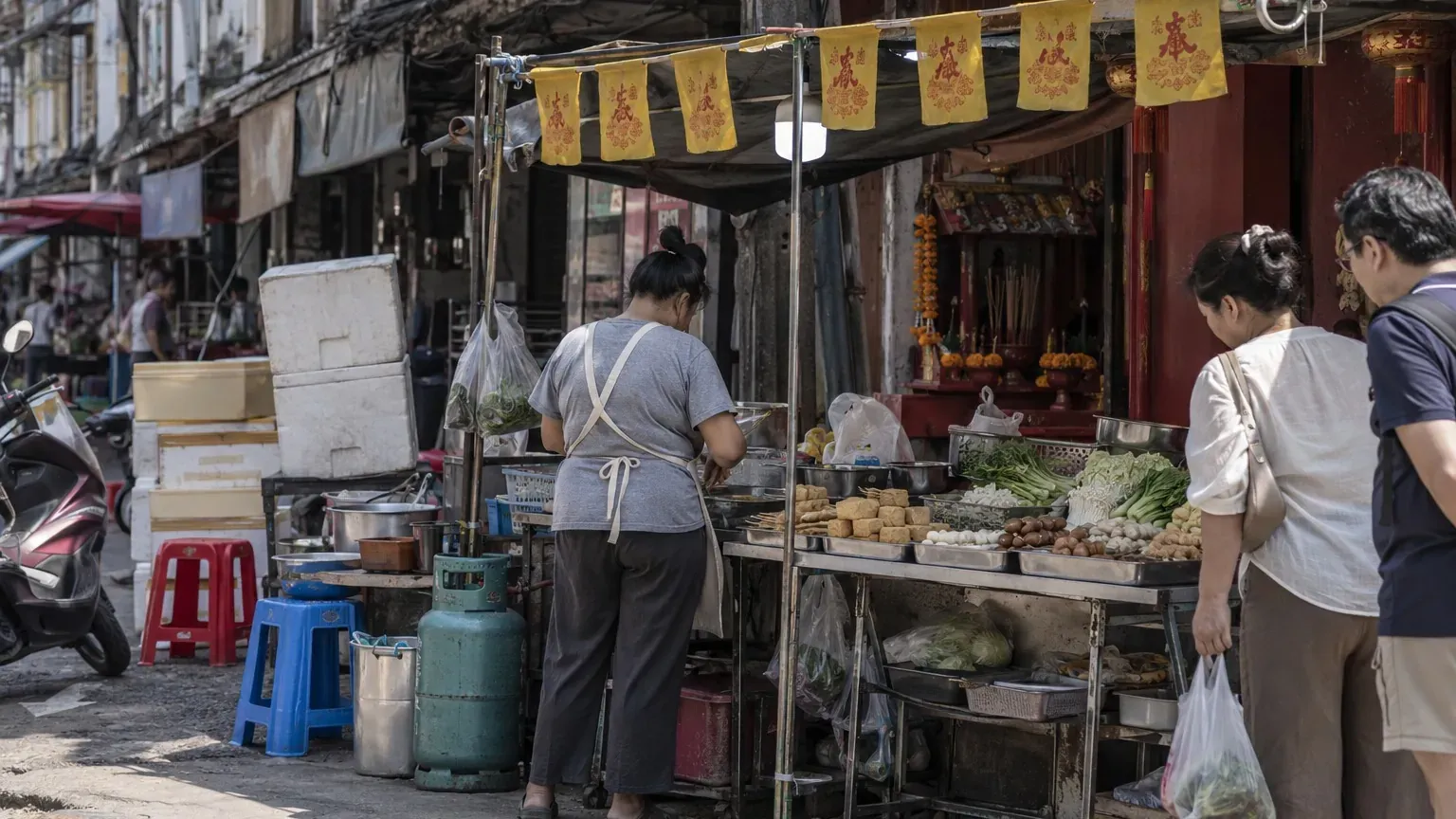 Bangkok : les drapeaux jaunes envahissent Yaowarat, ce qui change dans l'assiette du quartier chinois jusqu'au 18 octobre